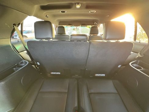 Used 2017 Ford Explorer XLT w/ Equipment Group 202A FWD image 23