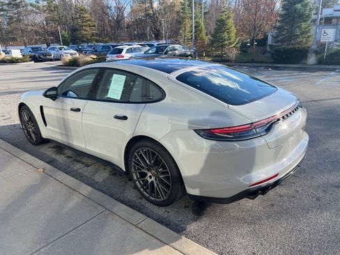 Used 2023 Porsche Panamera 4 Platinum Edition image 38