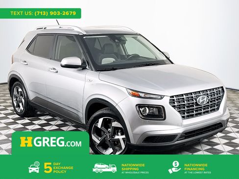 Used 2024 Hyundai Venue SEL FWD image 1