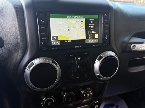 Used 2015 Jeep Wrangler Unlimited Rubicon w/ Dual Top Group AWD/4WD image 44