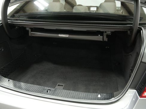 Used 2014 Mercedes-Benz E 250 BlueTEC Sedan image 14