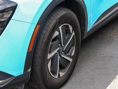 Used 2023 Kia Sportage LX image 4