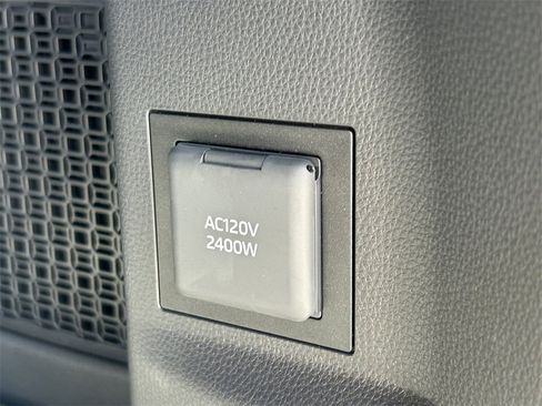 Used 2025 Toyota 4Runner TRD Off-Road Premium image 15