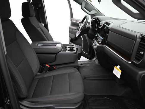 New 2026 GMC Sierra 1500 SLE w/ Preferred Package image 28