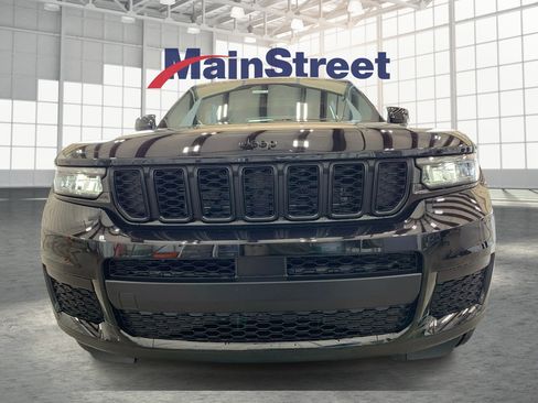 New 2025 Jeep Grand Cherokee L Altitude image 8