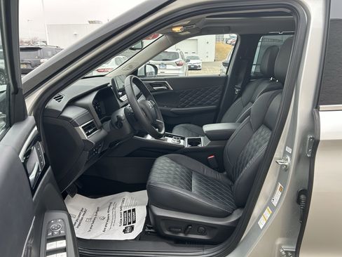 Used 2023 Mitsubishi Outlander SEL image 14