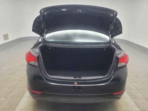 Used 2015 Hyundai Elantra SE w/ Option Group 03 FWD image 29