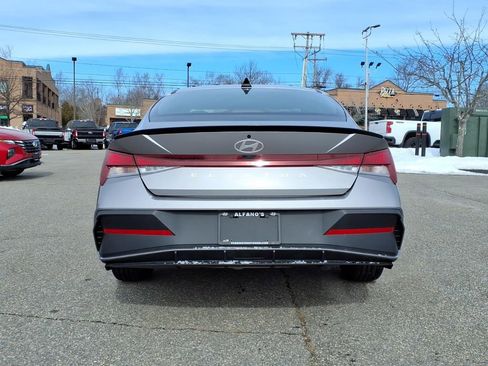 Certified 2025 Hyundai Elantra Sport image 4
