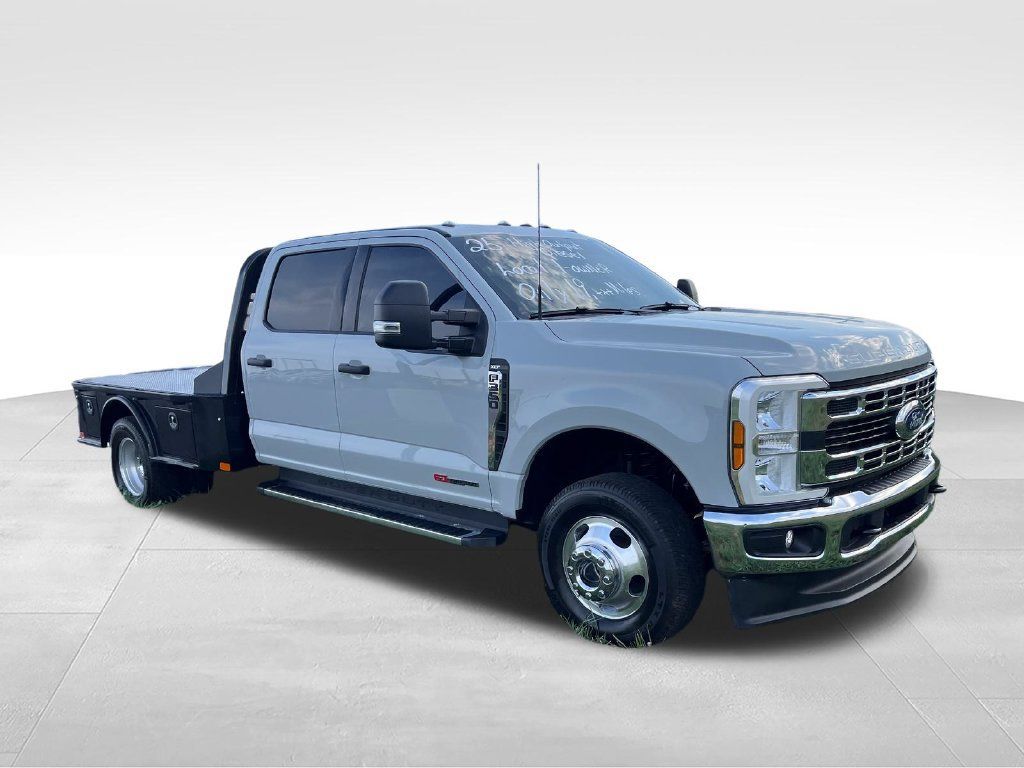 Used 2025 Ford F350 XLT AWD/4WD image 7