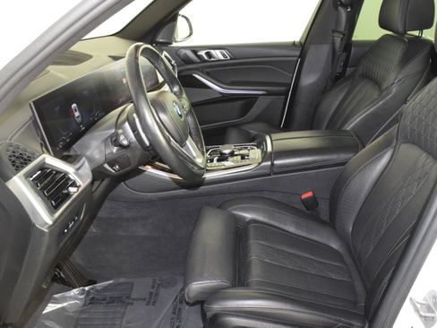 Used 2025 BMW X5 xDrive50e image 30