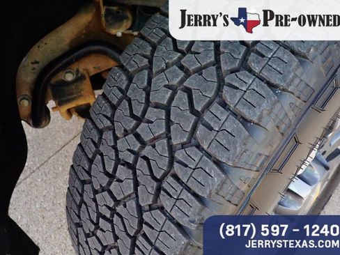 Used 2024 Chevrolet Silverado 2500 Custom w/ Custom Value Package AWD/4WD image 8
