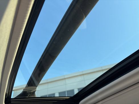 Used 2020 Toyota RAV4 Limited image 27