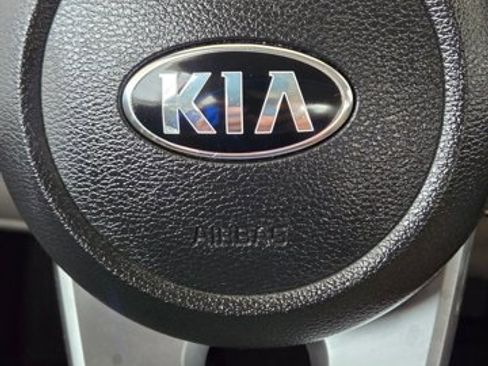 Used 2019 Kia Forte LXS image 8