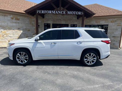 Used 2021 Chevrolet Traverse High Country FWD image 2