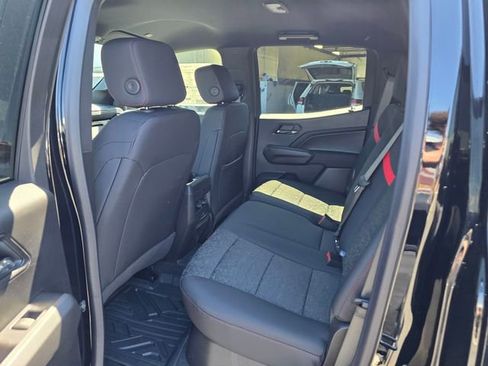 New 2025 Chevrolet Colorado Z71 image 17