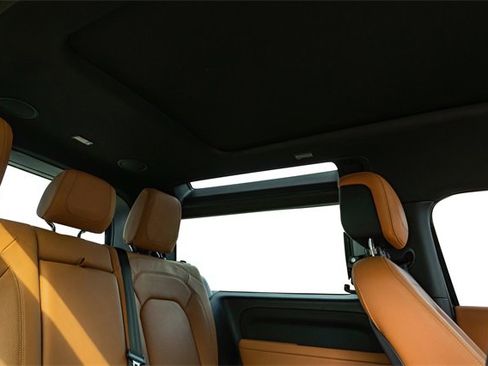 Used 2024 Land Rover Defender 90 Carpathian Edition image 6