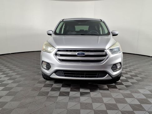 Used 2017 Ford Escape SE FWD image 2