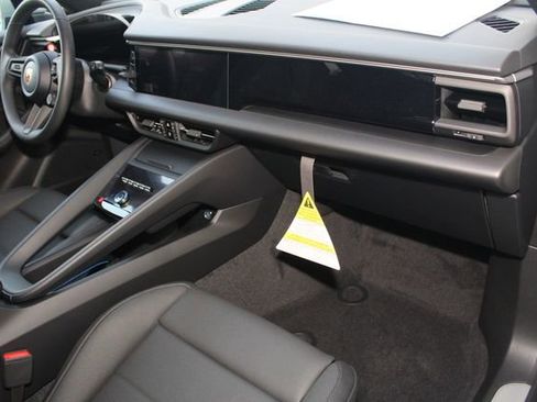 New 2025 Porsche Macan 4S Electric image 27