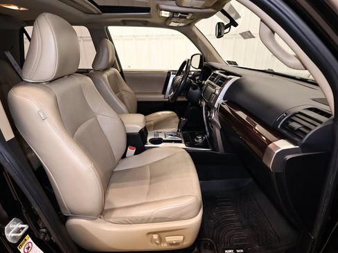 Used 2015 Toyota 4Runner Limited AWD/4WD image 19