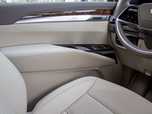 Used 2026 Cadillac Escalade Platinum Sport w/ LPO, Floor Liner Package image 20