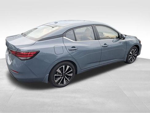 Used 2025 Nissan Sentra SV w/ SV Premium Package image 5