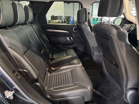 Used 2017 Land Rover Discovery First Edition AWD/4WD image 22