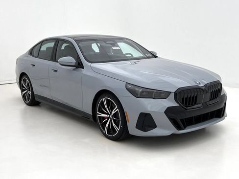 New 2027 BMW 550e xDrive AWD/4WD image 4