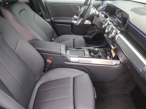 New 2026 Mercedes-Benz GLB 250 4MATIC image 15