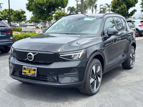 New 2025 Volvo EX40 Core w/ Climate Package image 6