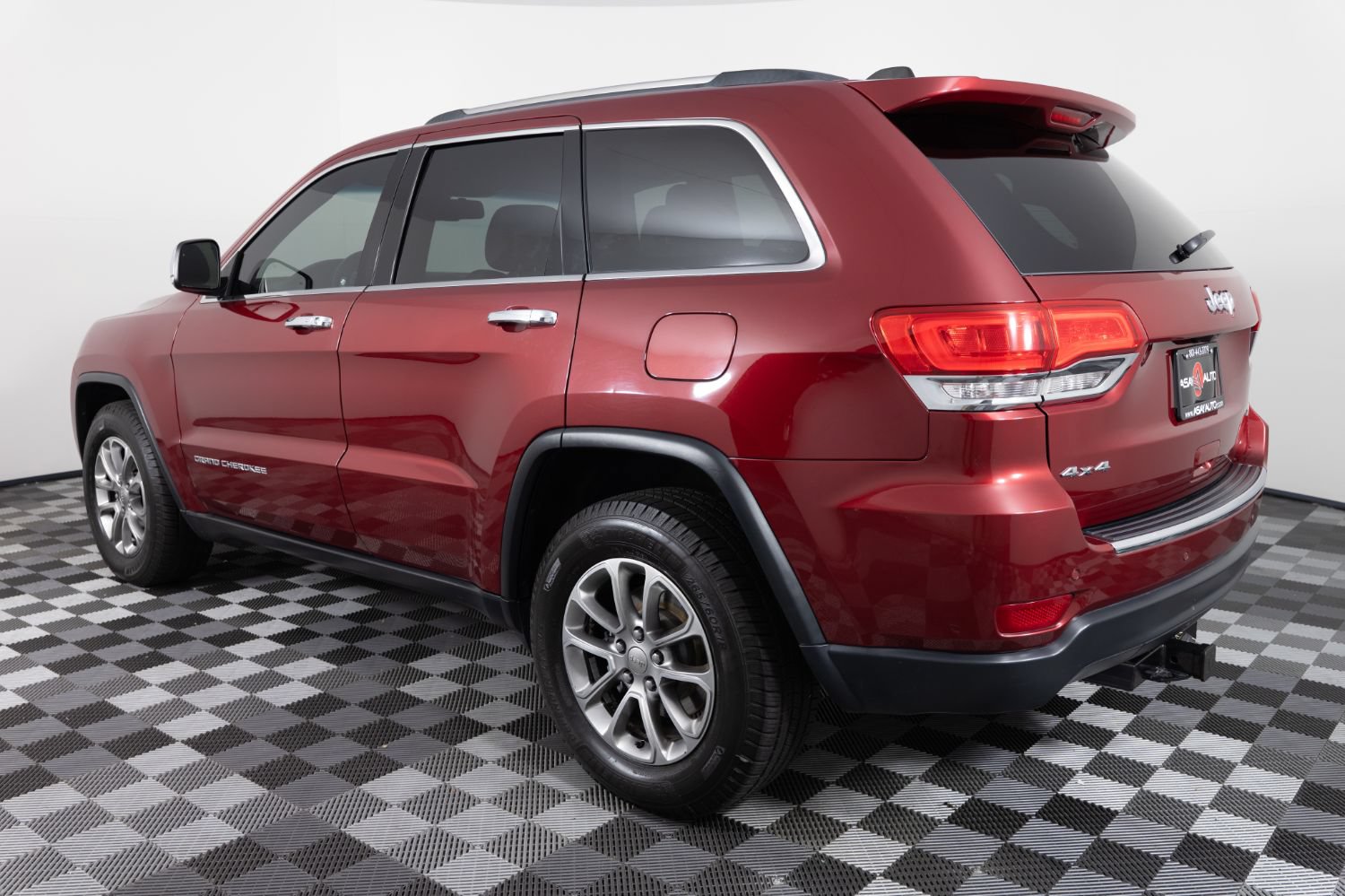 Used 2015 Jeep Grand Cherokee Limited AWD/4WD image 5