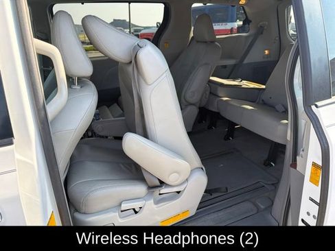 Used 2013 Toyota Sienna XLE w/ Entertainment Pkg AWD/4WD image 8