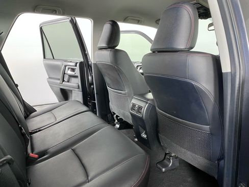 Used 2020 Toyota 4Runner Venture AWD/4WD image 18