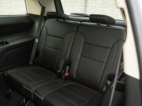 Used 2023 GMC Acadia Denali image 19