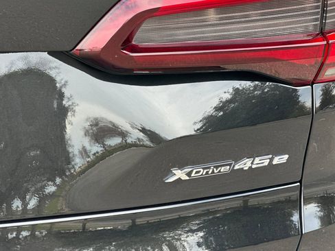 Certified 2023 BMW X5 xDrive45e w/ Climate Comfort Package image 39