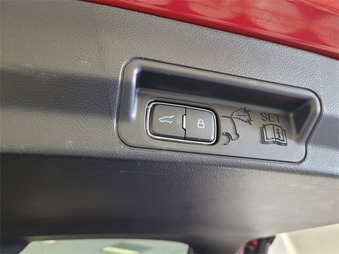 Used 2025 Ford Explorer ST image 13