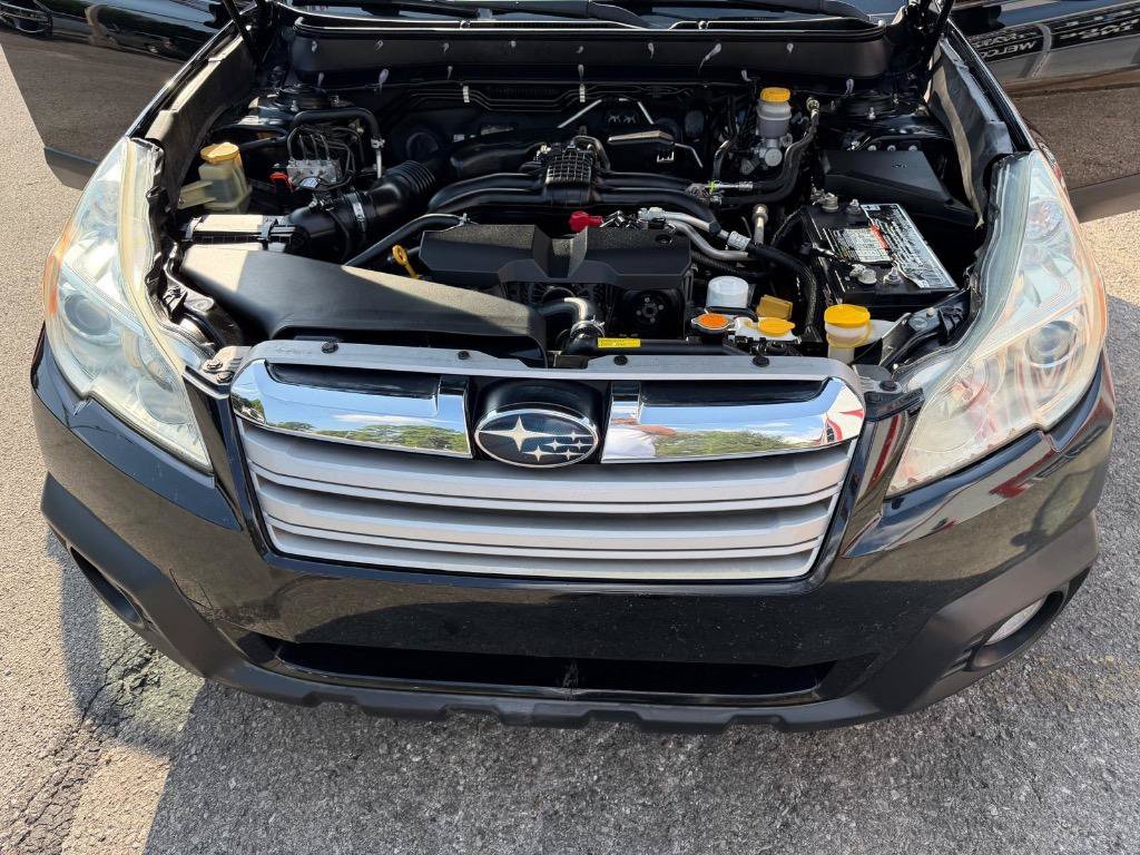 Used 2013 Subaru Outback 2.5i Premium AWD/4WD image 30