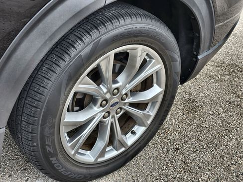 Used 2020 Ford Explorer XLT w/ Equipment Group 202A image 10