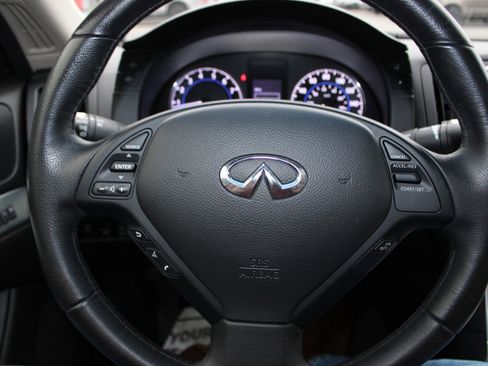 Used 2013 INFINITI G37 Journey w/ Premium Pkg image 17
