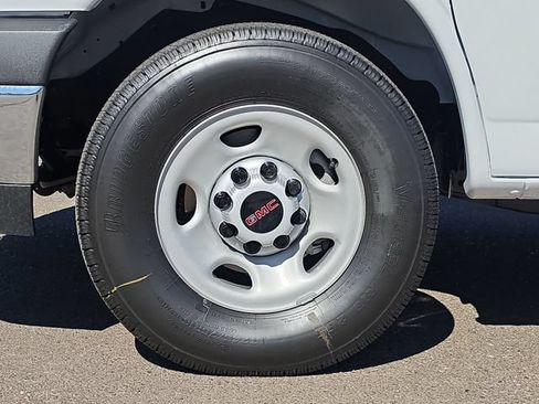 New 2026 GMC Savana 3500 LS w/ Chrome Appearance Package RWD image 20
