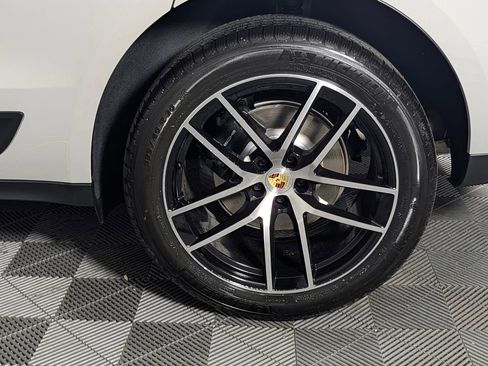 New 2026 Porsche Macan AWD/4WD image 12