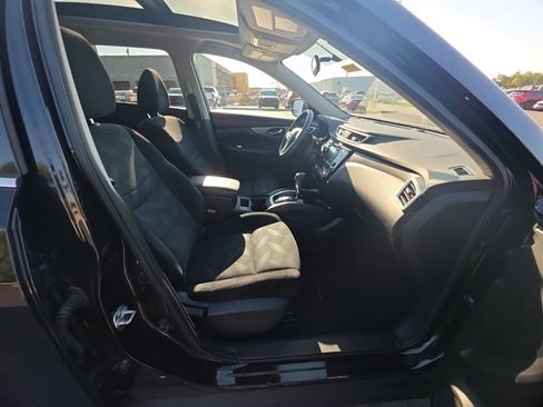 Used 2015 Nissan Rogue SV w/ SV Moonroof Package AWD/4WD image 33