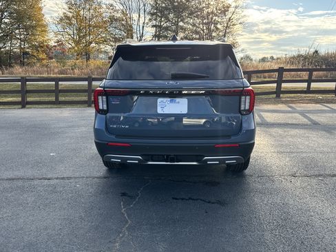 New 2026 Ford Explorer Active w/ Active Comfort Package image 7