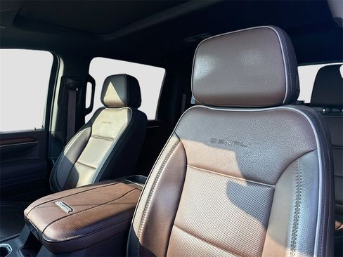 Used 2024 GMC Sierra 3500 Denali w/ Denali Reserve Package image 13