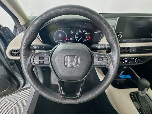 Used 2023 Honda HR-V LX image 13