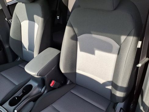 Used 2025 Kia Soul LX w/ LX Technology Package FWD image 16