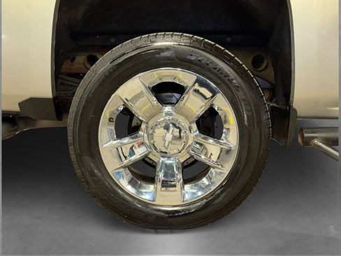 Used 2016 Chevrolet Silverado 1500 LTZ Z71 w/ LTZ Plus Package image 17