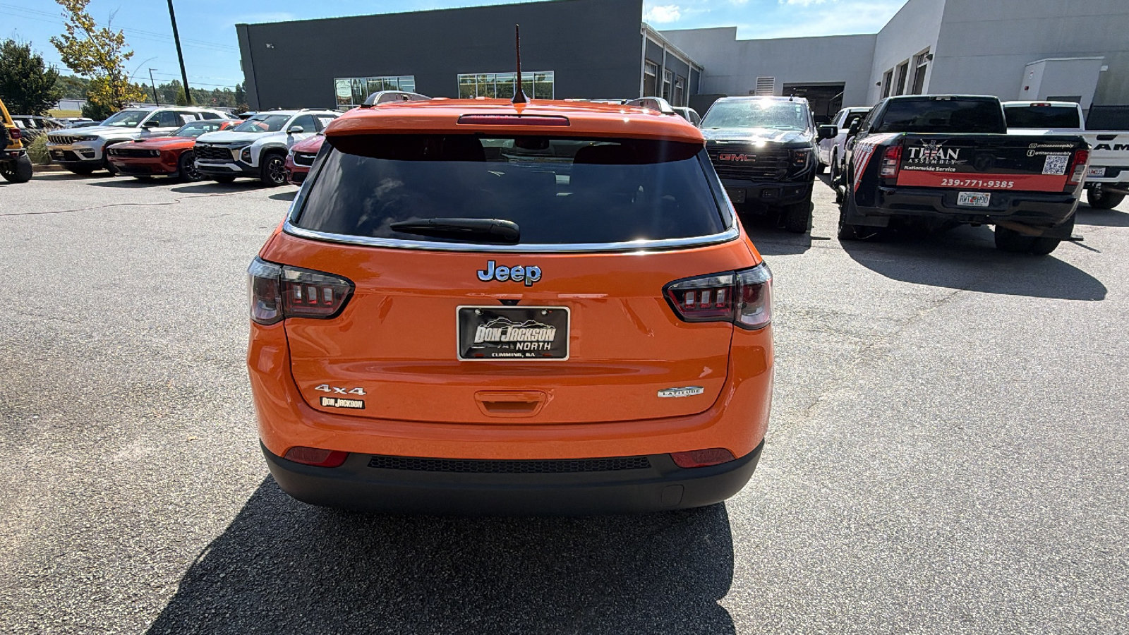 Used 2026 Jeep Compass Latitude AWD/4WD image 9