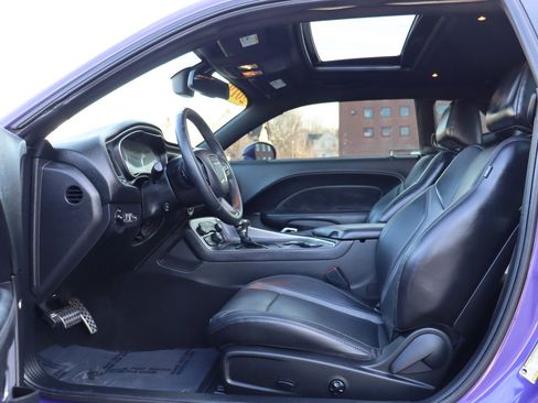 Used 2019 Dodge Challenger SXT w/ Plus Package image 12