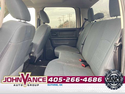 Used 2018 RAM 2500 Tradesman w/ Chrome Appearance Group image 4