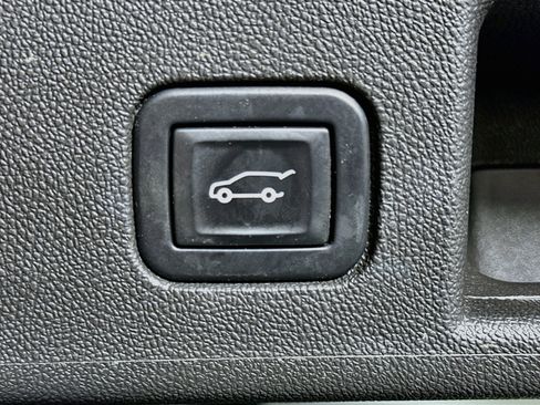 Used 2022 Chevrolet Equinox LT FWD image 28